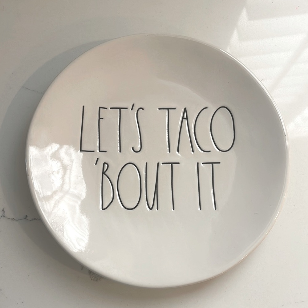 Rae Dunn taco plate